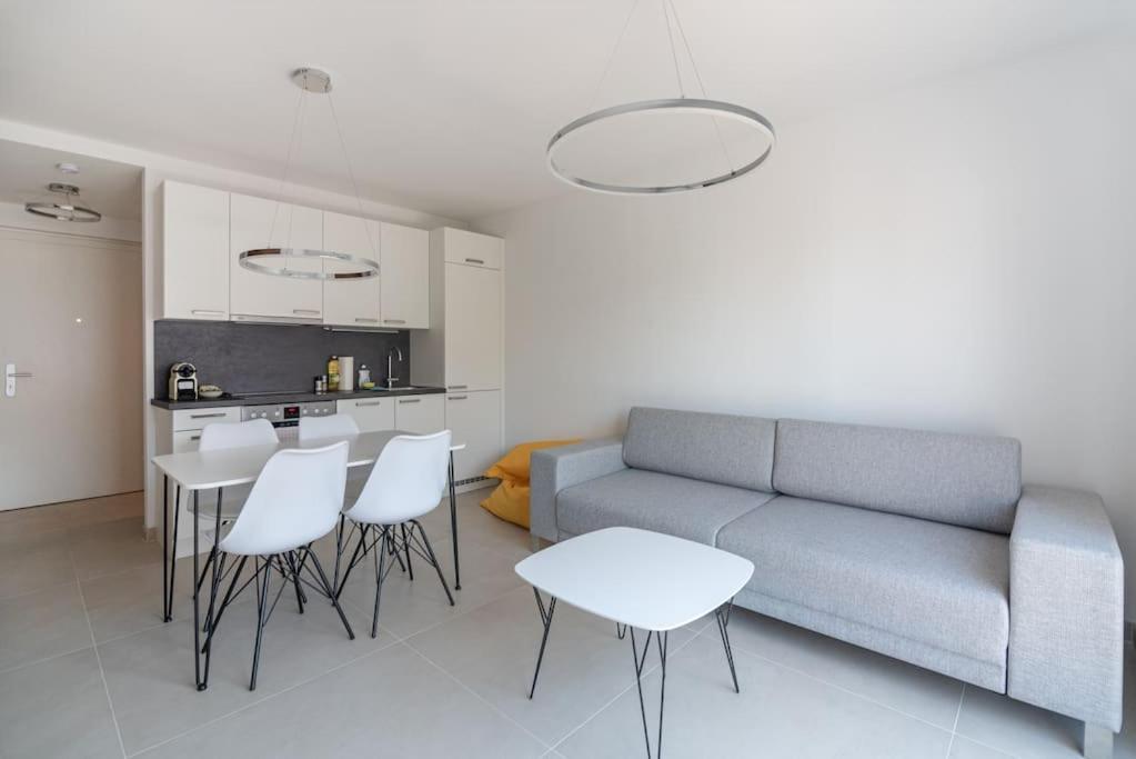Ferienwohnung Neu Und Hell In Zentraler Ruhelage Mit Parkplatz Wien Exterior foto