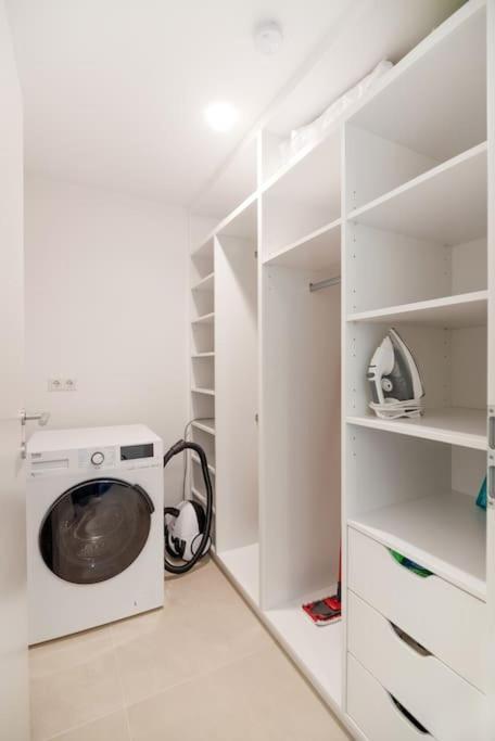 Ferienwohnung Neu Und Hell In Zentraler Ruhelage Mit Parkplatz Wien Exterior foto