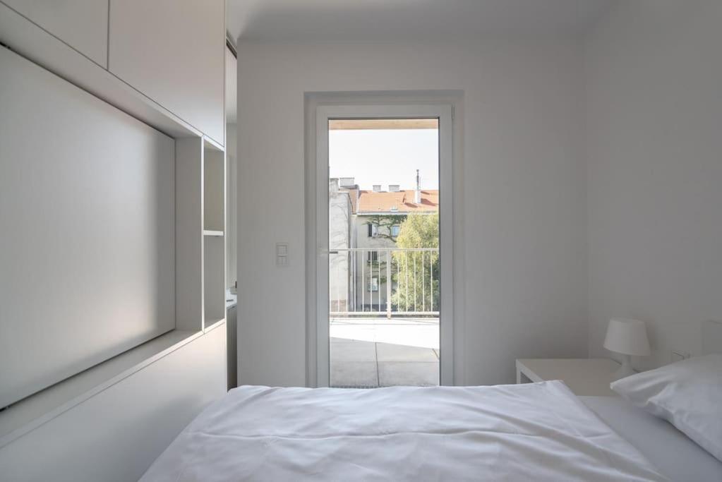 Ferienwohnung Neu Und Hell In Zentraler Ruhelage Mit Parkplatz Wien Exterior foto