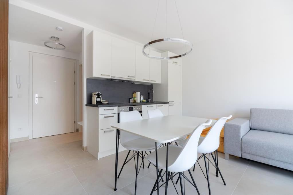 Ferienwohnung Neu Und Hell In Zentraler Ruhelage Mit Parkplatz Wien Exterior foto