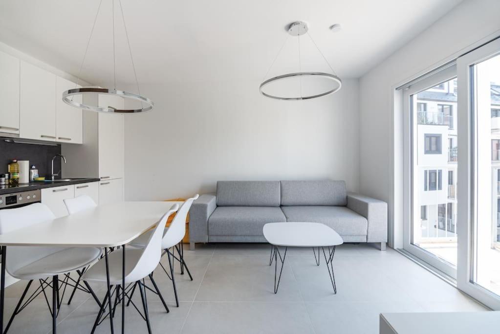 Ferienwohnung Neu Und Hell In Zentraler Ruhelage Mit Parkplatz Wien Exterior foto