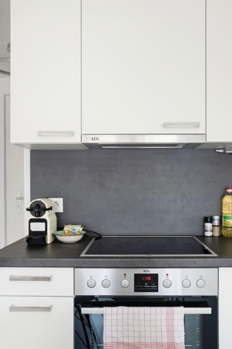 Ferienwohnung Neu Und Hell In Zentraler Ruhelage Mit Parkplatz Wien Exterior foto