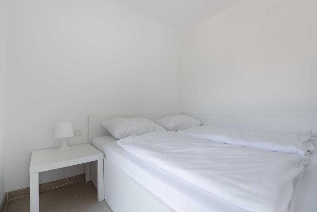 Ferienwohnung Neu Und Hell In Zentraler Ruhelage Mit Parkplatz Wien Exterior foto