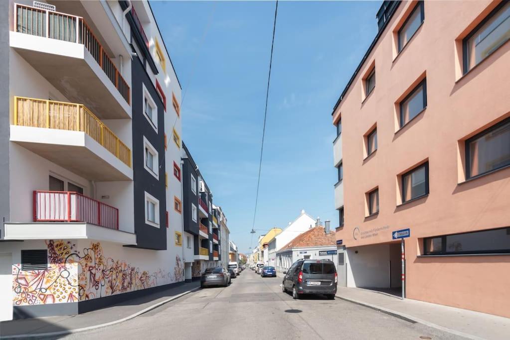 Ferienwohnung Neu Und Hell In Zentraler Ruhelage Mit Parkplatz Wien Exterior foto
