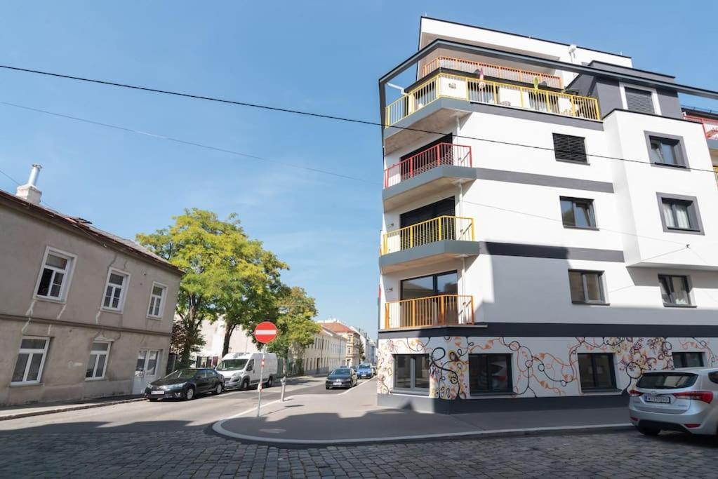 Ferienwohnung Neu Und Hell In Zentraler Ruhelage Mit Parkplatz Wien Exterior foto