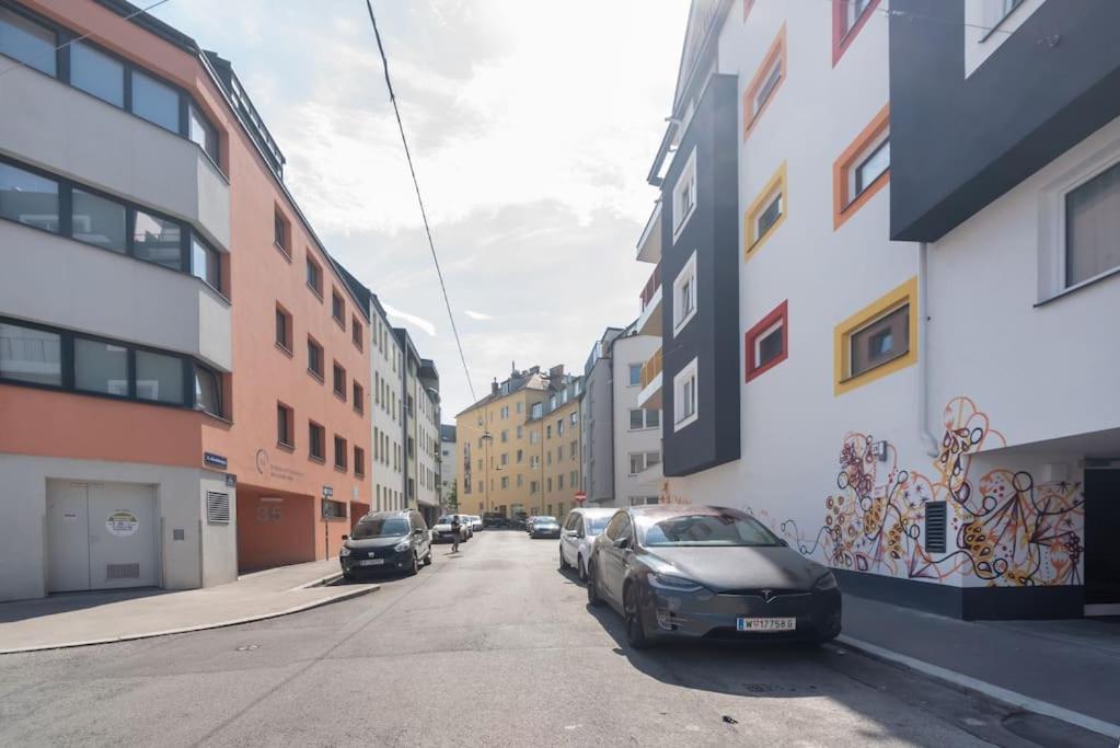 Ferienwohnung Neu Und Hell In Zentraler Ruhelage Mit Parkplatz Wien Exterior foto
