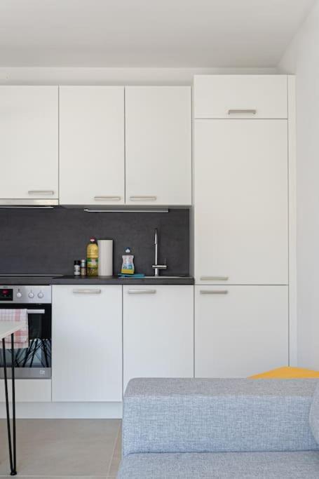 Ferienwohnung Neu Und Hell In Zentraler Ruhelage Mit Parkplatz Wien Exterior foto